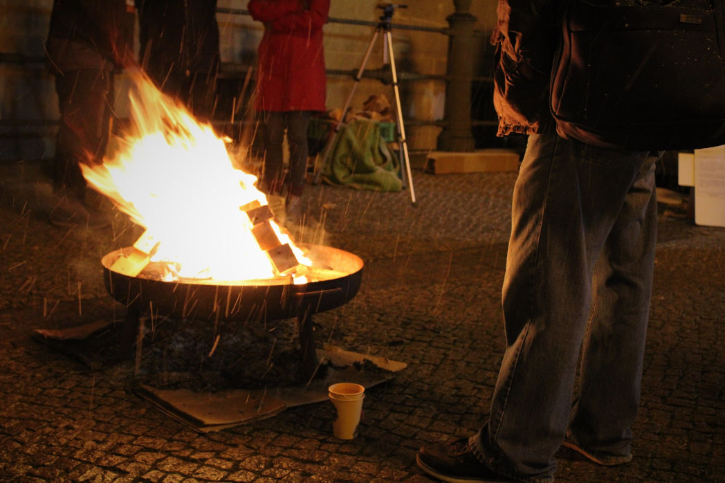 mahnwache berlin feuer kinkalitzken